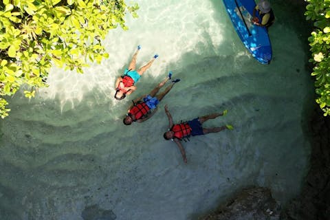 宮古島【１組限定貸切】＜SUP＆シュノーケルツアー＞安全重視ガイド２名（男女）付☆ドローン＆GoPro撮影無料☆ファミリー・カップル・女性や高齢者に人気