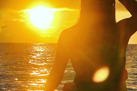 【1組限定・宮古島・サンセットSUPフォトツアー】ガイド2人（男女）付☆最新ドローン&高画質防水カメラGoPro撮影無料