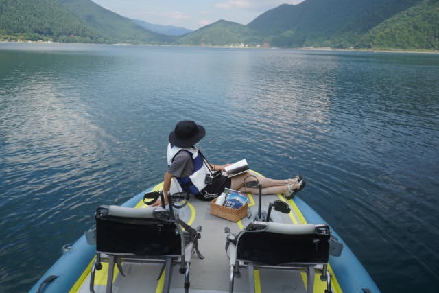 【レンタル90分：西湖湖上図書館】本と私とコーヒーと富士山と本とコーヒーに包まれる90分