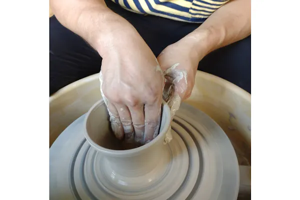 岐阜・土岐・陶芸】4歳から参加OK☆気軽に楽しめる！電動ろくろで器
