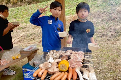 【山口・下松・しいたけ狩り】芳醇な香りを楽しむきのこ収穫体験とBBQ！《食材・ドリンク持ち込みOK》