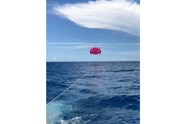沖縄・糸満・パラセーリング】沖縄の海を空から楽しむ 沖縄・糸満・パラセーリング】沖縄の海を空から楽しむ