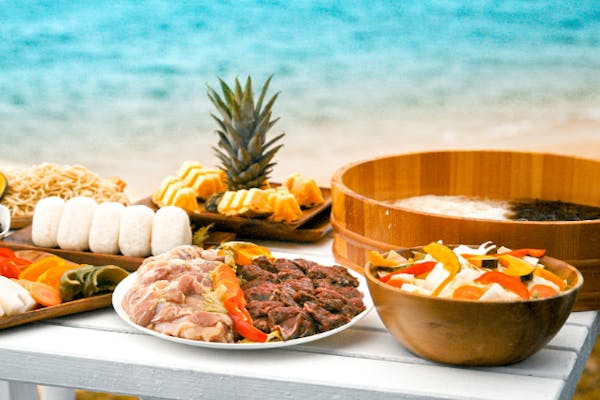 沖縄・津堅島・BBQ+マリンスポーツ】離島の穴場スポットを満喫！バナナ