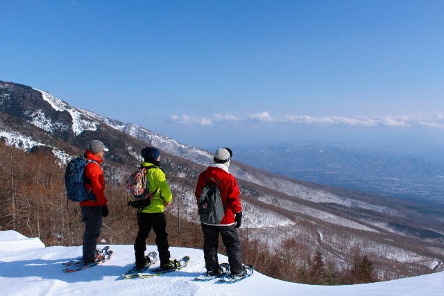 【長野・高峰高原・スノーシュー】雪山の絶景を満喫！美しい山々や動物のあしあとを観察しながらトレッキング