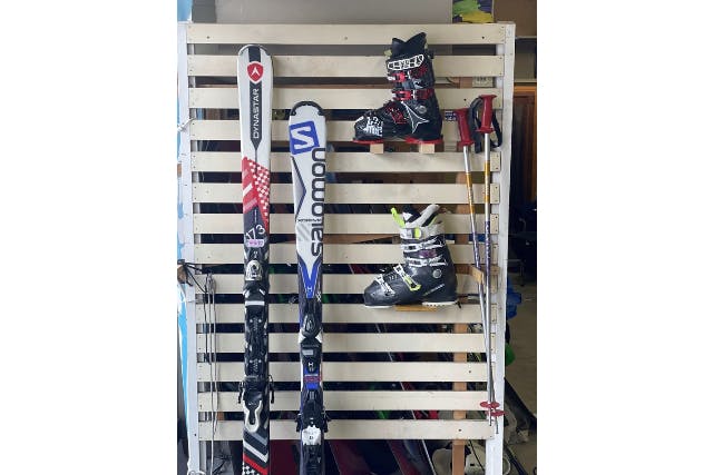 【長野・白馬村・スキーレンタル】選べて楽しい！大人スキーセットまたはスノーボードセット＋ウエアー＋小物３点セット付きプラン