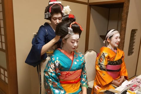 【秋田・能代・舞妓体験】本物の舞妓さんによるメイクアップも！国の登録有形文化財で舞妓体験