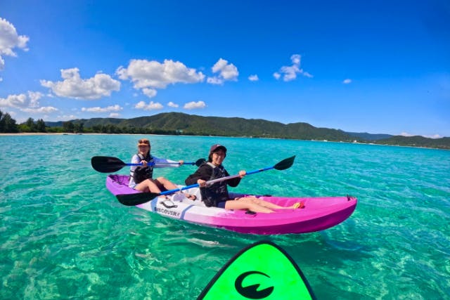 奄美大島【カヤック】シーカヤックで奄美大島を大冒険！当日予約可能！ドローン空撮動画で撮影する写真の無料プレゼントあり（60分）※お一人様も可能