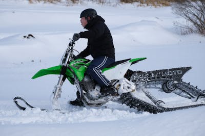 北海道千歳市】☆免許不要スノーバイク体験☆バイク・スノーモービルと