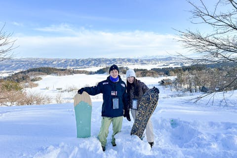 【山形・長井・ウィンタースポーツ】雪山に行こう！ガイドと雪原スノーシューハイク＆雪板ライドツアー