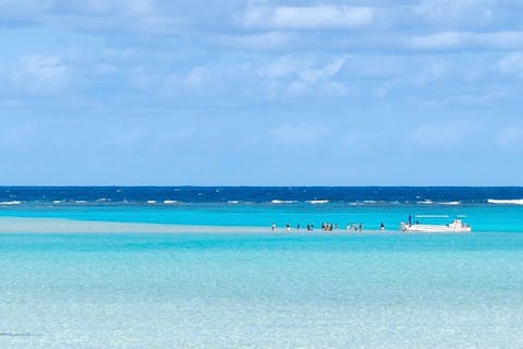 【鹿児島・与論島】幻のビーチ百合ヶ浜へ上陸ツアー