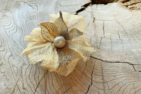 【京都府・京都市・手づくりコサージュ】イタリア素材フリーメタリコを使用した豪華な「フリーメタリコリーフコサージュ」作り体験（ドリンクセット付き♪）