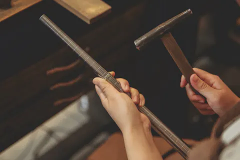 【東京・渋谷・シルバーアクセサリー】おしゃれなアトリエで思い出づくり！本格シルバーリング制作体験　デザイン豊富でペアリングにもおすすめ♪＜原宿・表参道エリア＞