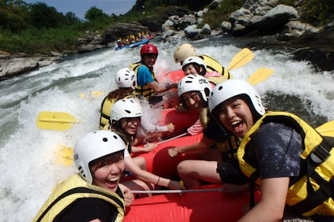 小1から参加可能！＜長瀞半日ラフティング＞初心者から経験者まで。親切丁寧でフレンドリーなスタッフがご案内。大自然と一体となる感動のアドベンチャーをお楽しみあれ！（駅近・駐車場近）