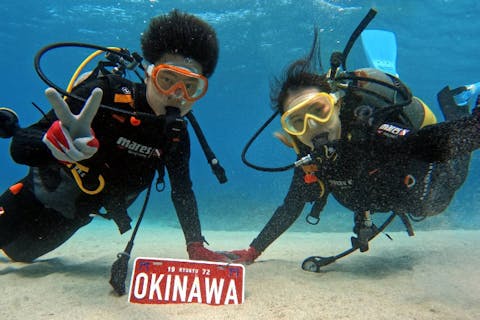 【沖縄・恩納村・体験ダイビング】＜青の洞窟体験ダイビング2回＞レンタカーがなくても大丈夫！おひとり様でも大歓迎！完全少人数制／送迎無料／写真プレゼント（シュノーケルに変更も可）