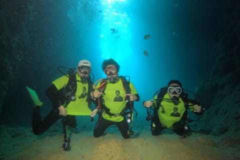 【沖縄・恩納村・体験ダイビング】＜インストラクター貸切＞レンタカーがなくても大丈夫！おひとり様でも大歓迎！完全少人数制／那覇送迎付き／口コミ投稿で写真プレゼント（シュノーケルに変更も可）