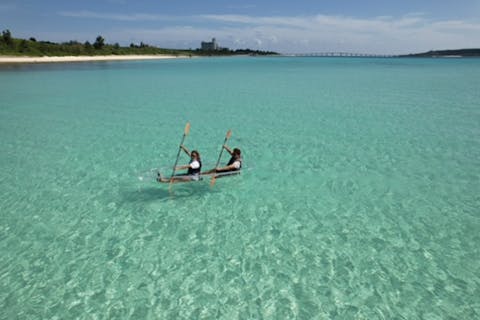 【沖縄・宮古島・クリアカヤック】ドローン撮影付クリアカヤック&シュノーケリングツアー！ウミガメorコーラルシュノーケリングが選べるコース／写真データ無料／ウエットスーツ無料