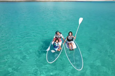 【沖縄・宮古島・選べるクリアSUP or クリアカヤック】ドローン撮影付！絶景宮古ブルーの海でクリアSUP or クリアカヤックツアー！／写真データ無料／ウエットスーツ無料