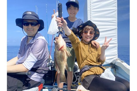 【沖縄・石垣島・釣り体験】手ぶらで1日船釣り体験！5歳～OK！初心者、ご家族も大歓迎！（釣った魚は調理可能）