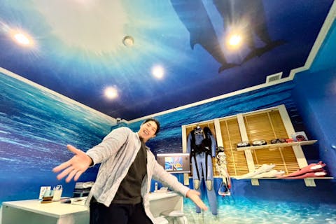 東京・渋谷 渋谷に水中？伊豆高原ダイビンスクール店内で写真の撮影会！