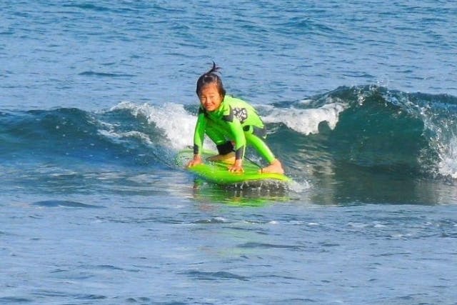 【高知・サーフィンレンタル】全国でも珍しいサーフィン専用ビーチで、手ぶらで気軽にサーフィン体験！