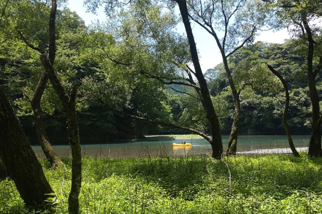 【静岡・島田市・カヌー】緑に囲まれた笹間ダム湖を周遊するカヤック体験（パックラフト）