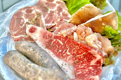 【三重・ウォーターパーク】日本最大級のウォーターパーク前売り入場券＋BBQセットプラン（肉セット）