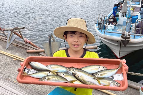 【静岡・沼津・手ぶらで海釣り体験】午後1時スタートのゆったりプラン！アジを狙うファミリーフィッシング＜初心者歓迎！＞