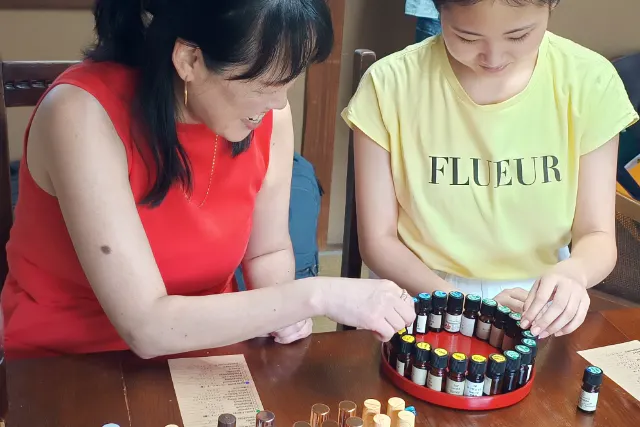 【鎌倉・20分体験】天然アロマで作る鎌倉の香りのネイルオイル作り
