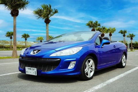 【沖縄・石垣島・レンタカー】スポーツカーで満喫！高級車で1ランク上の旅行に 1日レンタルプラン PEUGEOT 308CC Blue