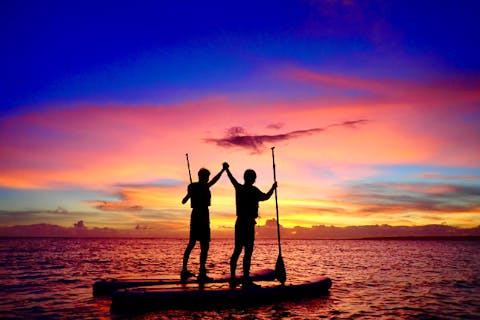 【沖縄・宮古島・SUP】《1日の終わりにはコレ！》1組限定の完全貸切サンセットSUPツアー★子供料金あり！★当日予約OK！★撮影データ無料！