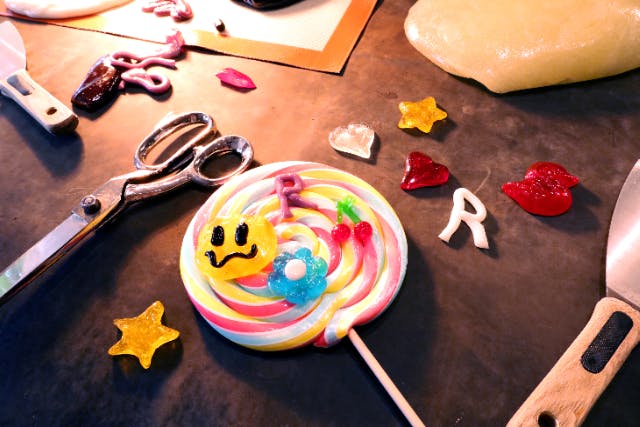 【東京・中野・キャンディづくり体験】-Candy Making STUDIO- 職人と一緒に！ロリポップ作り体験