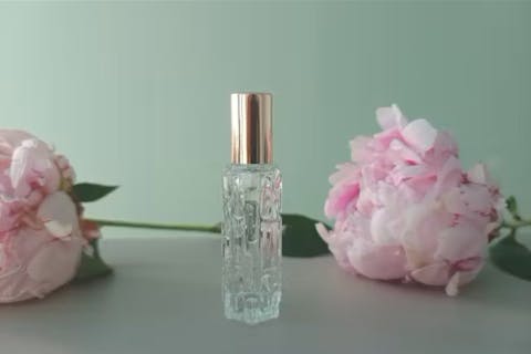 【鎌倉・天然オイルパフュームmini調香体験】15種類以上の香りから自由に調香☆10mlのロールオンボトルでお持帰り☆鎌倉の古民家で雨の日も安心