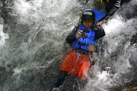 【長野・松本・奈川・キャニオニング】参加者全員に安全装備をご用意♪ 渓流に不慣れな方でも安心して参加可能♪ ツアー写真データプレゼント♪ 参加しない方（ペットも）の一部観覧場所あります♪