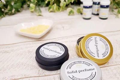 大阪・香水作り・約1時間】天然アロマでSolid Perfume（練香水）作ろう