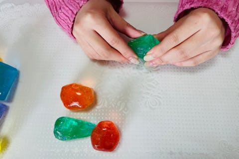 【京都駅より15分】肌に優しいアミノ酸石けんで作るキラキラ輝く宝石せっけん