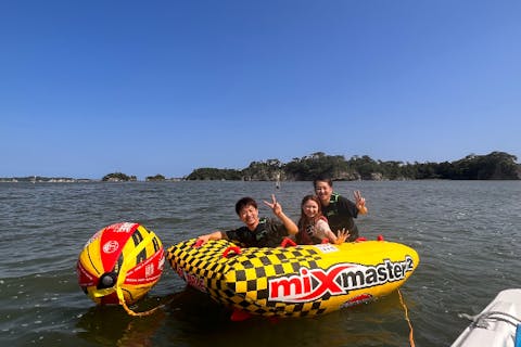 【宮城・松島でバナナボート・チューブ体験】スポーツ艇で引っ張るので強弱可能！！スリル満点　夏限定アクティビティ！
