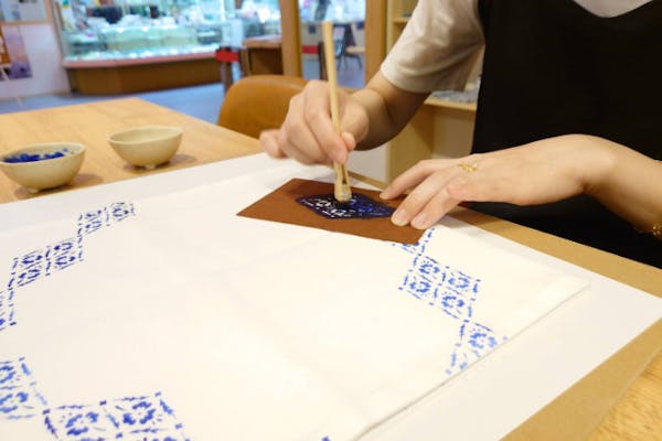 三重・伊勢・染付体験】伝統工芸『伊勢型紙』で伊勢木綿の宮下(みやげ