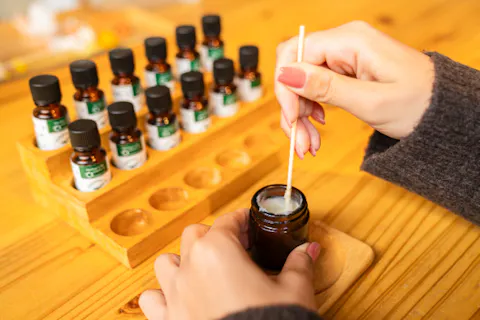 【静岡・熱海・ソリッドパフューム作り】誰でも簡単に自分だけのオリジナルの練り香水（所要時間：40分～50分）