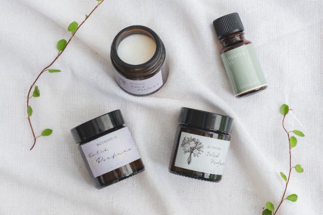 【静岡・熱海・ソリッドパフューム作り】誰でも簡単に自分だけのオリジナルの練り香水（所要時間：40分～50分）