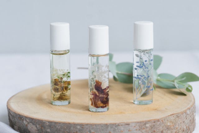 【静岡・熱海・ハーバルネイルオイル作り】天然素材だけで作るオリジナルネイルオイル（所要時間：10分～20分）