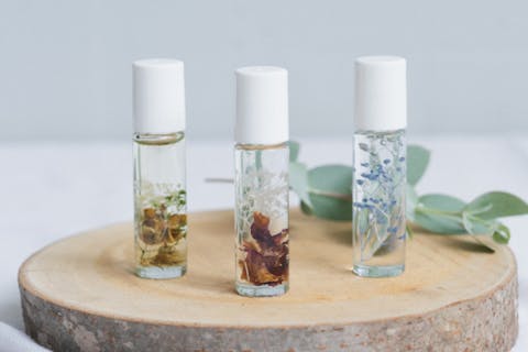 【静岡・熱海・ハーバルネイルオイル作り】天然素材だけで作るオリジナルネイルオイル（所要時間：10分～20分）