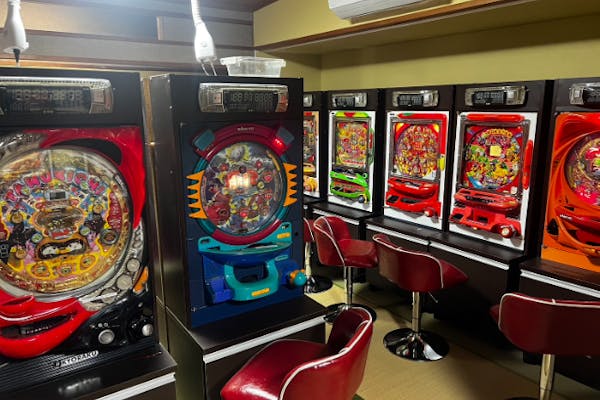 アンティーク！ゲーム・パチスロ・パチンコ台セット 三重・津】レトロ館満喫プラン！昭和の遊びに大人も子供も心躍る♪ 昔
