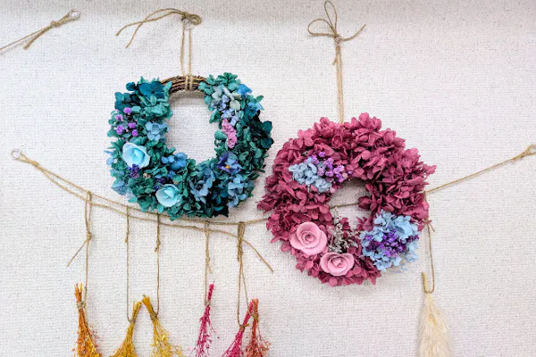 東京・新宿・手作リース】香りをつけられるお花いっぱいのフラワー