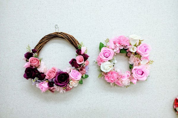 東京・新宿・手作リース】香りをつけられるお花いっぱいのフラワー