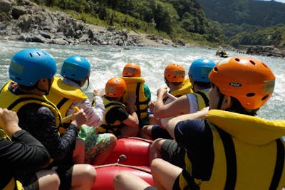 熊本・人吉・13時集合】九州ではここだけ！川遊び満載のラフティング