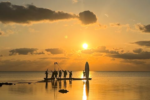 サンセットSUP】絶景！伊江島に沈む夕日をSUPで眺めよう！（1,5h）美ら