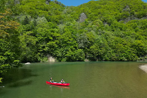 [北海道・札幌・定山渓] 景色を眺めながら穏やかに進む～ゆったりカヌーツアー～(焚き火＆焼きマシュマロ付き)
