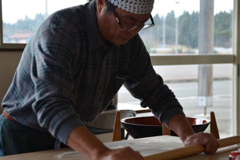 【秋田・三種・そば打ち体験】自分で打った美味しいそばをその場で食べれる、本格的なそば打ち体験