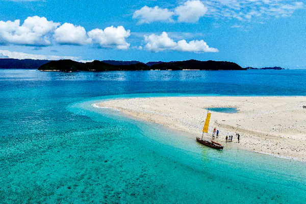 沖縄・座間味島・サバニクルージング】沖縄の伝統体験☆那覇から日帰り
