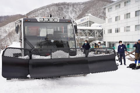 【群馬・片品・スノーシューツアー】ナショナルパーク尾瀬キャットツアー。雪上車で冬の尾瀬の核心部まで到達できるようにしました。